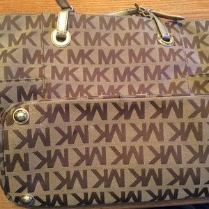 Michael Kors C-1203 Jet Set Signature Logo Khaki Canvas Tote Womens Shoulder Bag